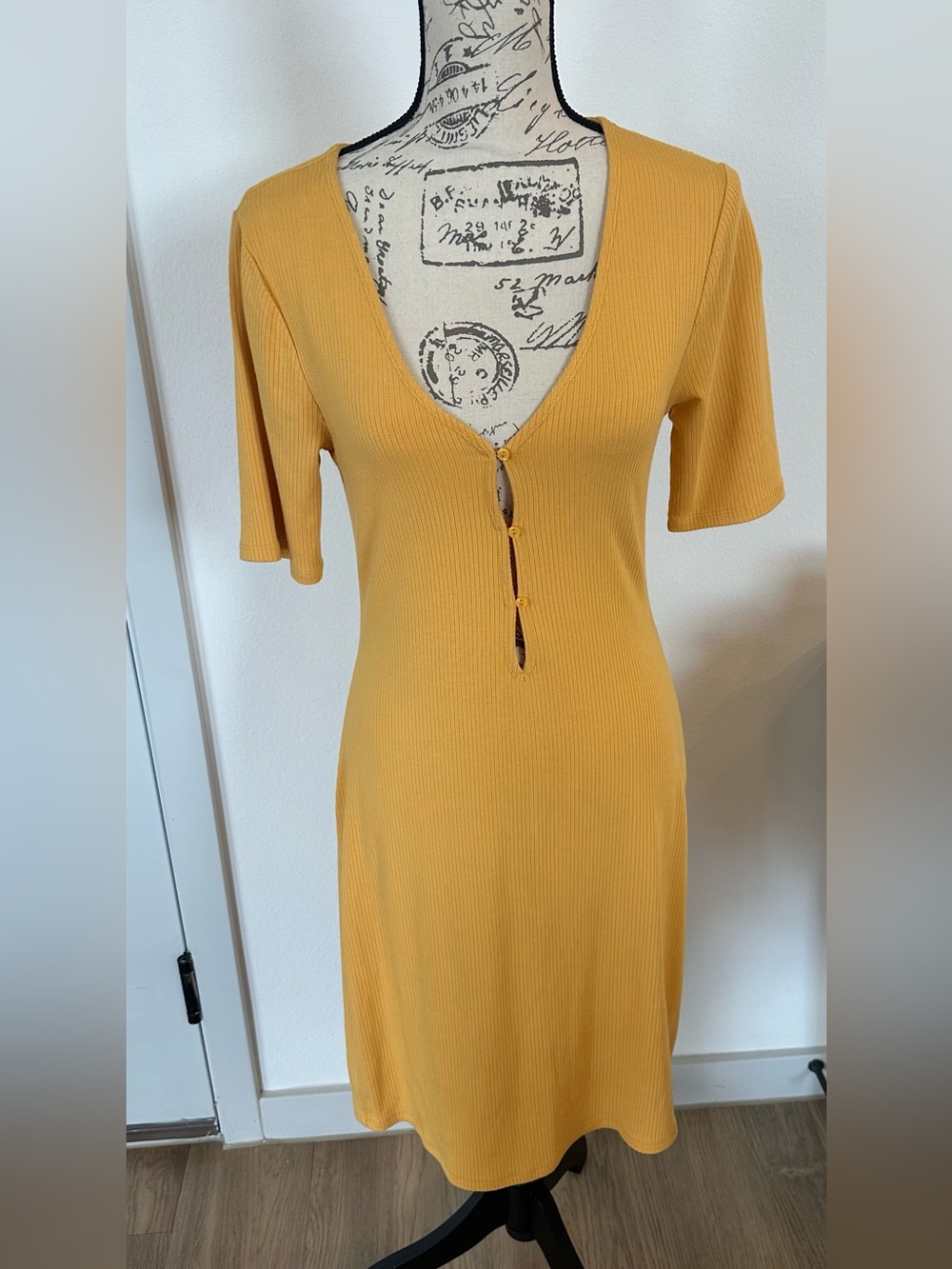 Abercrombie & Fitch Mustard Ribbed Mini Dress with Keyhole Front